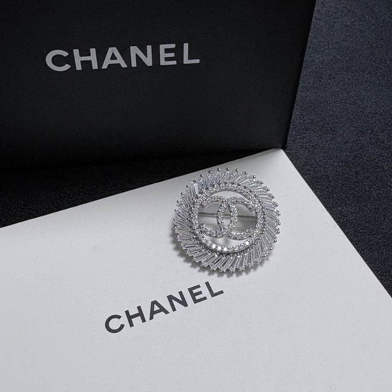 Chanel Brooch 07yxs52